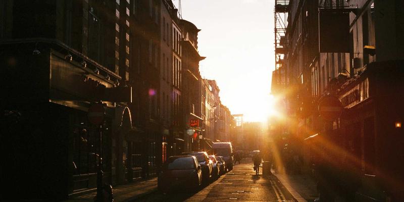留学安全与心理健康指南：蒙特佳丽教育为您提供海外生活必备的安全常识与心理调适资源